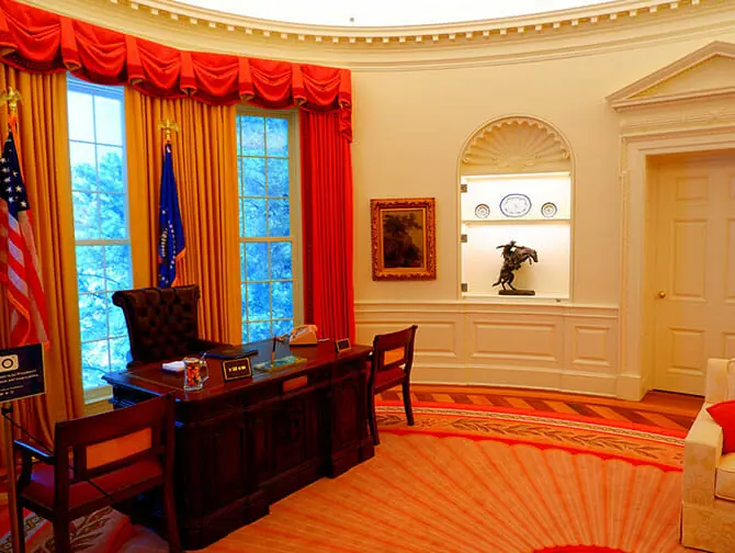 뉴욕 역사 협회 - Meet the Presidents and the Oval Office