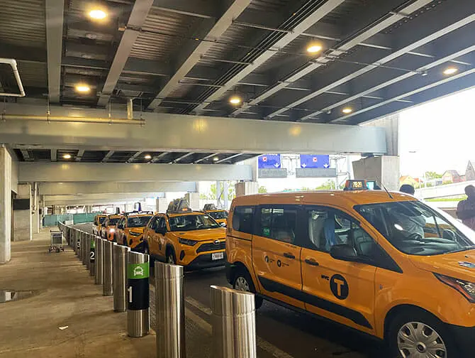라과디아 공항 - 택시