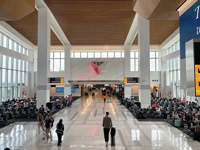라과디아 공항