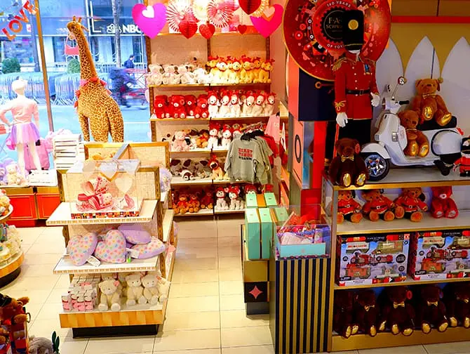 뉴욕 파오 슈와츠(FAO Schwarz) - 록펠러 플라자