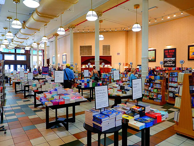 뉴욕의 서점 - Union Square의 Barnes and Noble