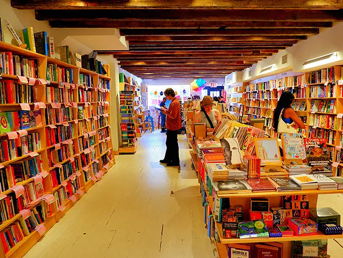 뉴욕의 서점 - Brooklyn Heights의 Books are Magic