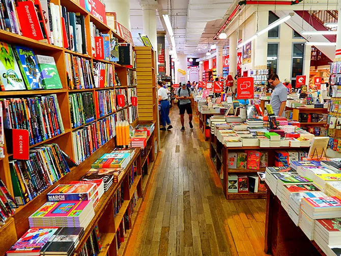뉴욕의 서점 - Union Square 근처의 The Strand Bookstore